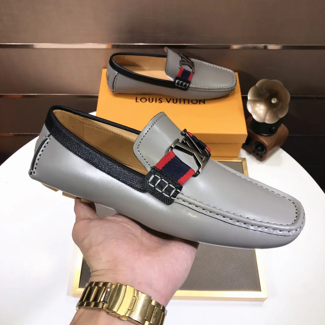 Men's men's shoes 💰420💰 [LV Doudou shoes] (water-dyed cowhide lining) new model is on the market, available on the official website. The new Doudou shoes are processed into single-color materials, and the uppers are made of imported cowhide material. The body of the shoe is fully hemmed with mark thread, and is lined with imported original cowhide leather. The elegant shoe shape is super suitable for all-matching, and the size is 38-44.